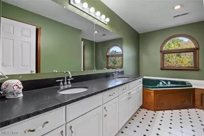 1095 Arrowhead Drive, Vermilion, OH 44089 - Photo 13