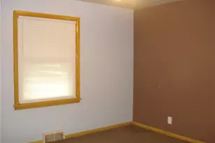 2253 E 290th St, Wickliffe, OH 44092 - Photo 13