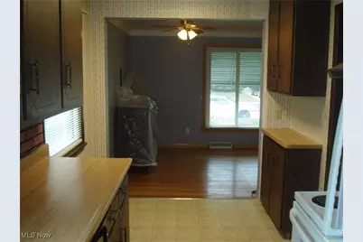 2253 E 290th Street, Wickliffe, OH 44092 - Photo 9