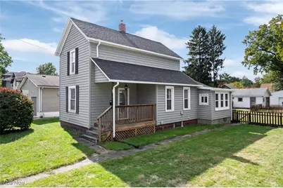 132 31st Street SW, Barberton, OH 44203 - Photo 1