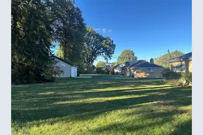 703 Melwood Drive NE, Warren, OH 44483 - Photo 33