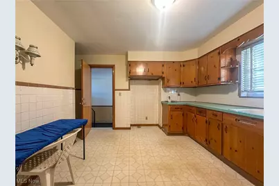 703 Melwood Drive NE, Warren, OH 44483 - Photo 13