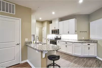 3164 Old Mill Drive, Cuyahoga Falls, OH 44223 - Photo 11