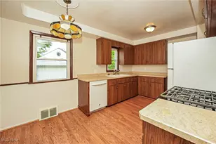 24891 Zeman Ave, Euclid, OH 44123 - Photo 5