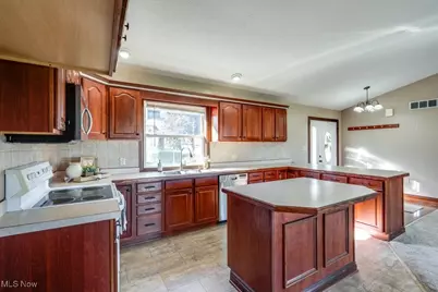 15288 Old Lincoln Way, Dalton, OH 44618 - Photo 9