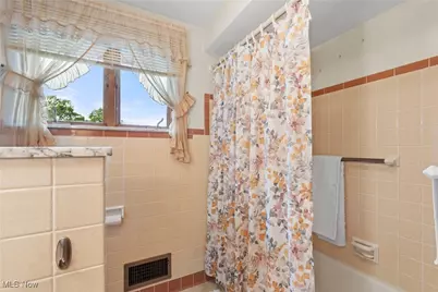 567 Sealock Avenue, Steubenville, OH 43952 - Photo 21