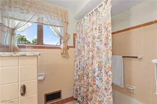 567 Sealock Ave, Steubenville, OH 43952 - Photo 21