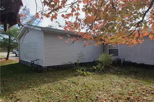 322 Morgan Terrace, Roaming Shores, OH 44084 - Photo 9