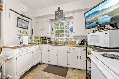 203 Glamorgan Street, Alliance, OH 44601 - Photo 17