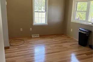 978 Center Rd, East Liverpool, OH 43920 - Photo 5