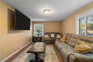 2948 Trenton Rd, Akron, OH 44312 - Photo 5