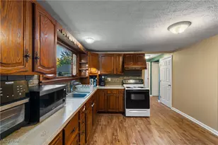 2948 Trenton Rd, Akron, OH 44312 - Photo 11