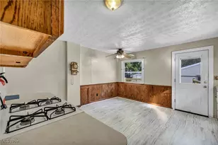 1167 Hilltop Dr, Akron, OH 44310 - Photo 17