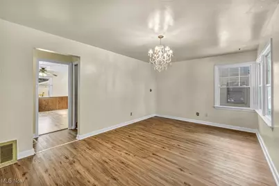 1167 Hilltop Drive, Akron, OH 44310 - Photo 9