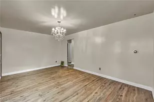 1167 Hilltop Dr, Akron, OH 44310 - Photo 7