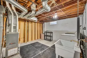 1167 Hilltop Dr, Akron, OH 44310 - Photo 41