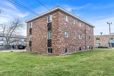 18809 Bella Drive, Loveland, OH 44119 - Photo 3