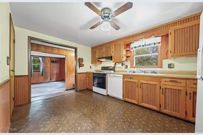 11960 Freshley Avenue, Alliance, OH 44601 - Photo 7