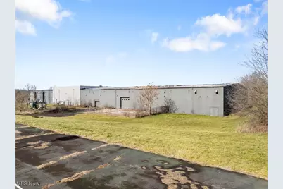 2600 25th Street NE, Canton, OH 44705 - Photo 3