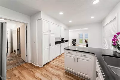 32321 Lake Shore Boulevard, Willowick, OH 44095 - Photo 35