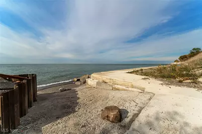 32321 Lake Shore Boulevard, Willowick, OH 44095 - Photo 9