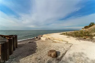 32321 Lakeshore Blvd, Willowick, OH 44095 - Photo 9