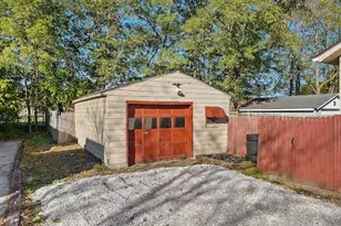 1371 Benton St, Barberton, OH 44203 - Photo 3