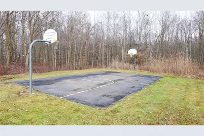 8140 Southwood Drive, Garrettsville, OH 44231 - Photo 11