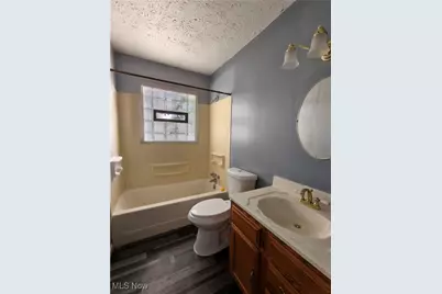 2215 Willowrow Avenue NE, Canton, OH 44705 - Photo 9