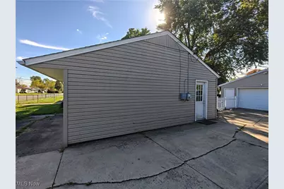 2215 Willowrow Avenue NE, Canton, OH 44705 - Photo 13