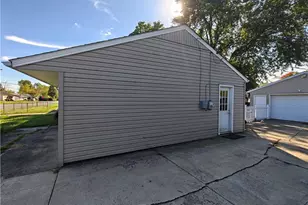 2215 Willowrow Ave NE, Canton, OH 44705 - Photo 13
