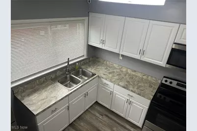 434 Hillwood Drive, Akron, OH 44320 - Photo 5