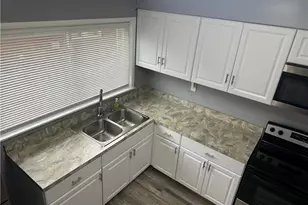 434 Hillwood Dr, Akron, OH 44320 - Photo 5