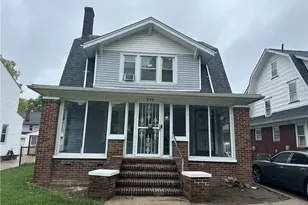 434 Hillwood Dr, Akron, OH 44320 - Photo 1