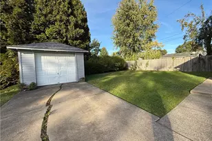 286 W Maryland Ave, Sebring, OH 44672 - Photo 9