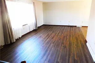 49410 S Park Cir, East Liverpool, OH 43920 - Photo 9