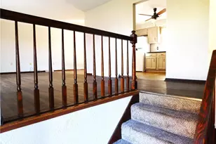 49410 S Park Cir, East Liverpool, OH 43920 - Photo 7