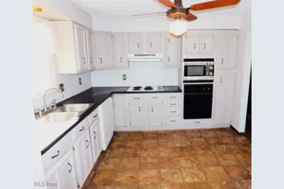 49410 South Park Circle, East Liverpool, OH 43920 - Photo 13