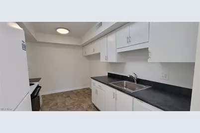 1780 Rolling Hills Drive #B, Twinsburg, OH 44087 - Photo 7