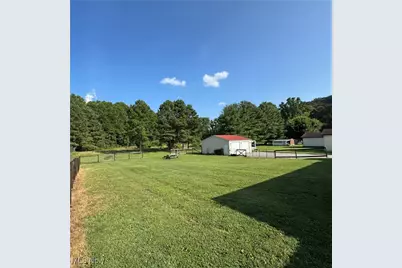 207 Walnut Street, New Haven, WV 25265 - Photo 5