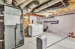 1026 Woodward Ave, Akron, OH 44310 - Photo 33