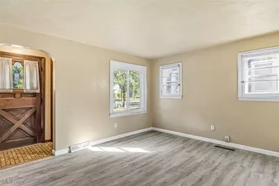 1026 Woodward Avenue, Akron, OH 44310 - Photo 13