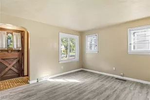 1026 Woodward Ave, Akron, OH 44310 - Photo 13