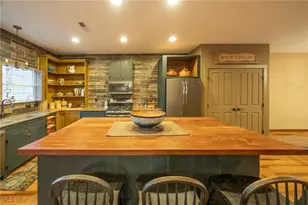 38071 Euclid Ave, Willoughby, OH 44094 - Photo 3