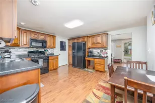 1109 4th St, Belpre, OH 45714 - Photo 9