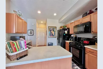 991 Croghan Way, Akron, OH 44321 - Photo 7