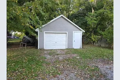 623 W 57th Street, Ashtabula, OH 44004 - Photo 27
