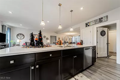 34691 Legends Way, Grafton, OH 44044 - Photo 7