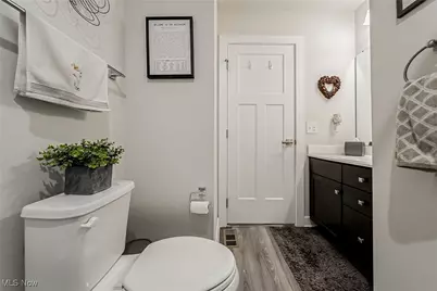 34691 Legends Way, Grafton, OH 44044 - Photo 17