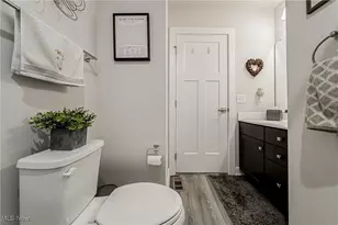 34691 Legends Way, Grafton, OH 44044 - Photo 17